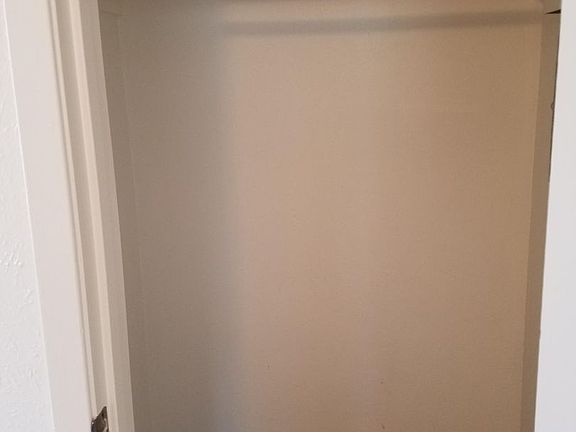 4th image of 1501 Janis Dr