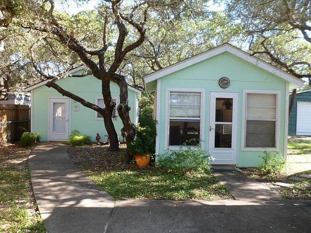 1st image of 202 S Lake Dr