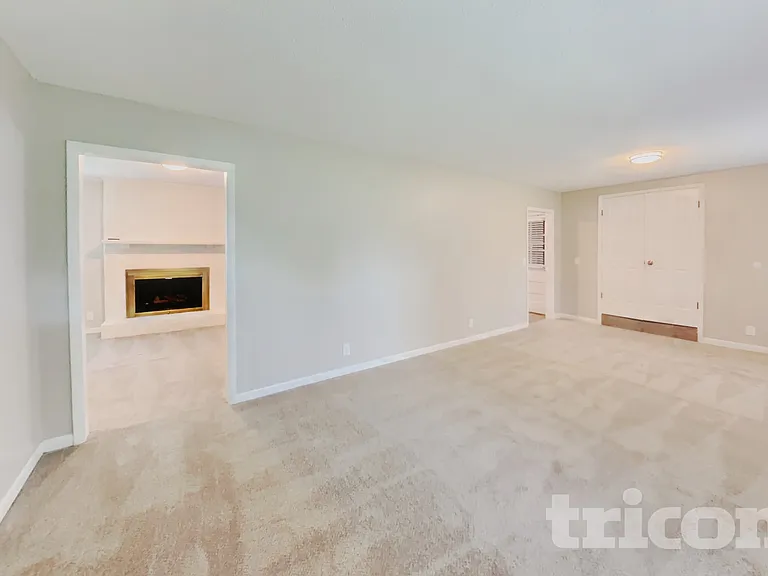 1706 Deerrun Rd — Photo 3