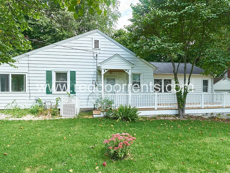 385 W Hawthorne St — Photo 21