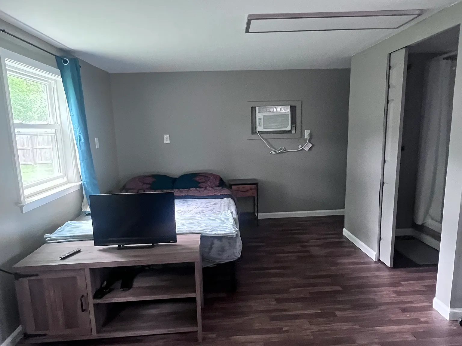 Studio, 300 sqft, $1,250 — Photo 2