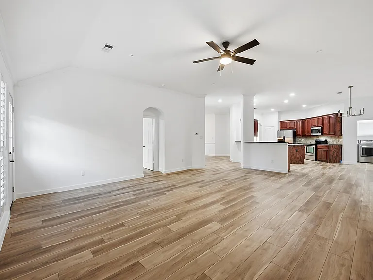 2216 Paige Ct — Photo 26