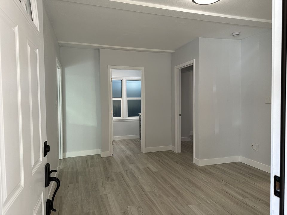 1st image of 1325 El Camino Real #B