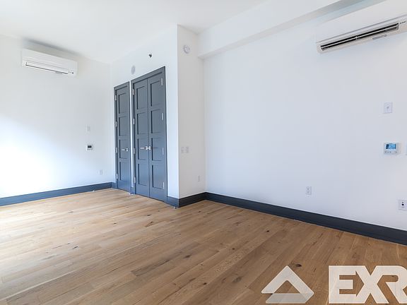 4th image of 10 Montieth St #421A