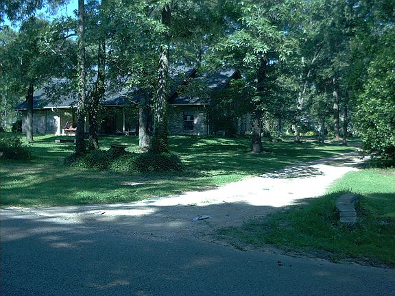 View from road-Driveway