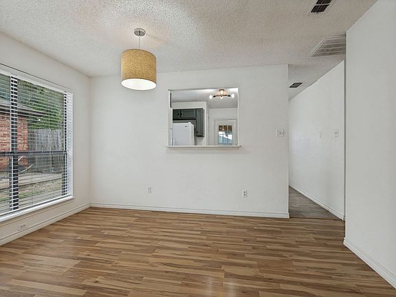4th image of 3006 Post Oak Dr