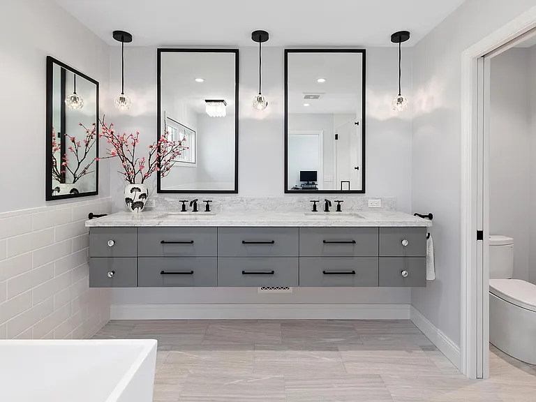 Downstairs master bath with enormous soaking tub