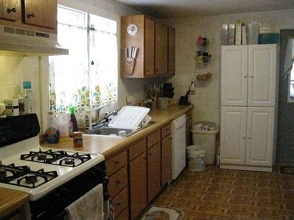 2nd image of 812 N 11th St