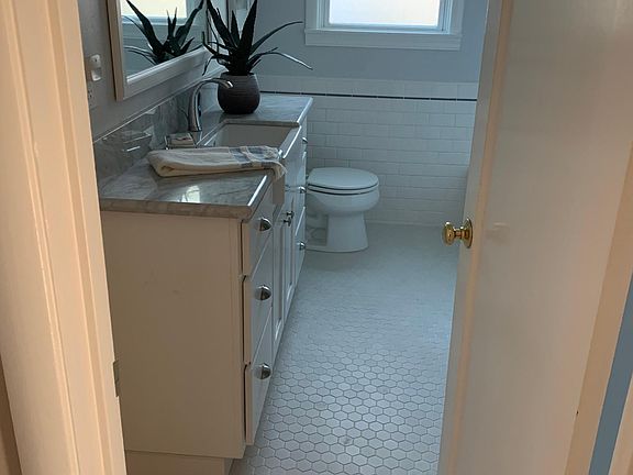 4th image of 3854 Berrendo Dr