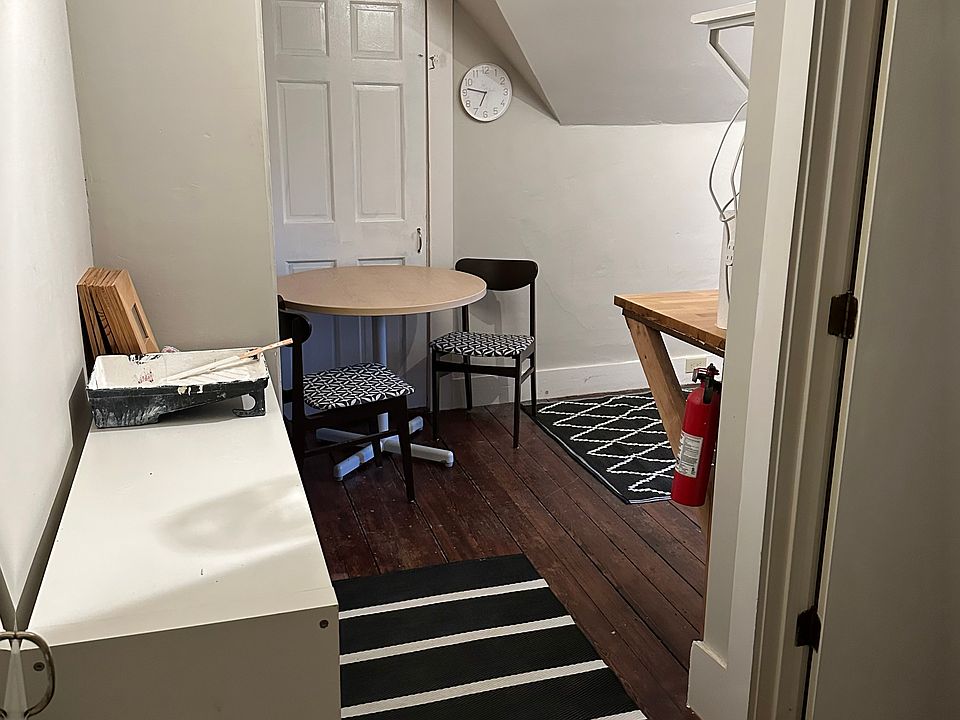 hallway to kitchenette and bathroom