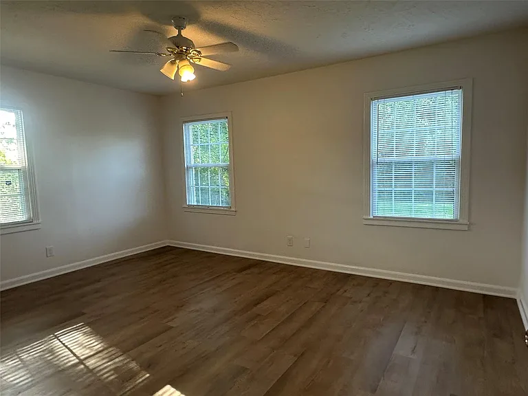 219 Glencroft Ct — Photo 8