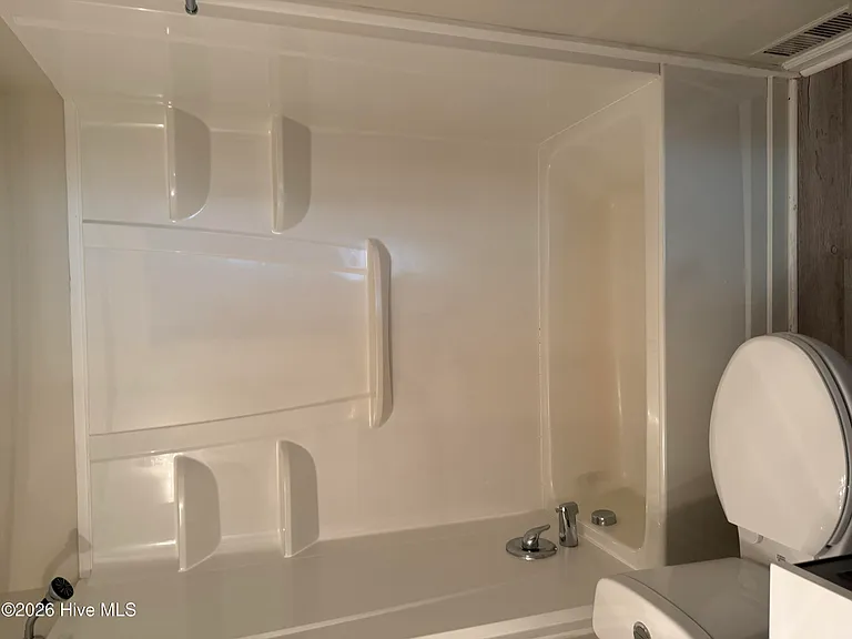 110 N Warren St — Photo 14