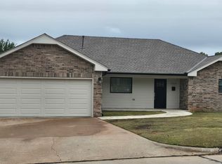 7020 N Comanche Ave, Warr Acres, OK 73132