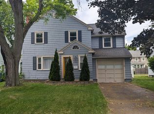 102 Lattimore Rd, Rochester, NY 14620