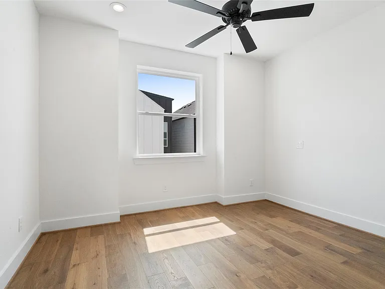 1120 Hogan St — Photo 19