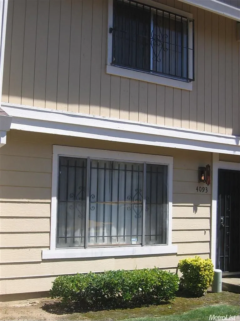 4093 Weymouth Ln photo 1
