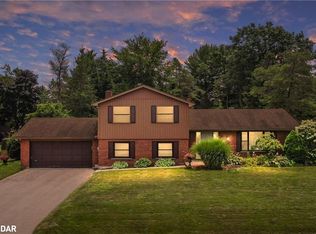 13 Cardinal Cres, Springwater, ON L9X0R1