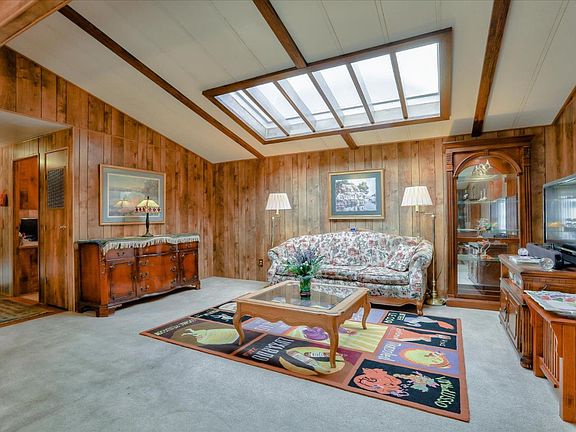 4th image of 253 Mountain Springs Dr #253
