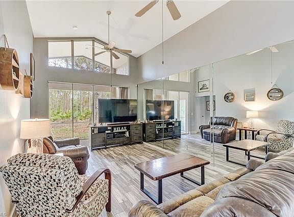 3rd image of 284 Sabal Lake Dr