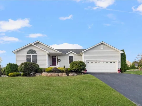 19 Derby Ln, Cranston, RI 02921