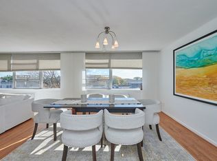 2 Hammond Pond Pkwy APT 601, Newton, MA 02467