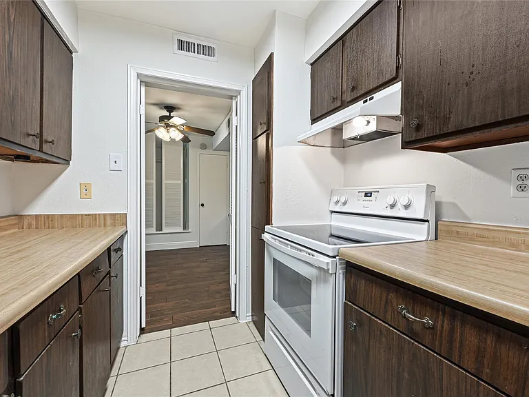 800 Post Oak Blvd #73 — Photo 8