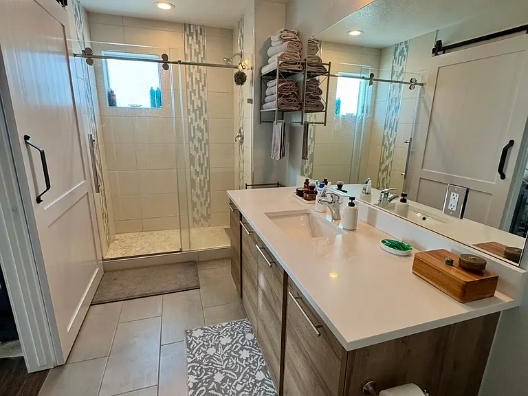 1076 Depew St — Photo 15