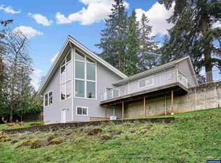 301 Edgewood Dr, Silverton, OR 97381