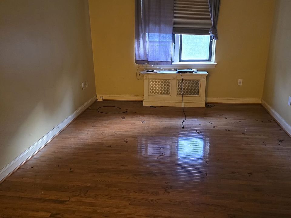 1st image of 101 Ellwood Ave APT 1B