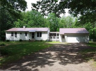 40 Hunts Meadow Rd, Whitefield, ME 04353