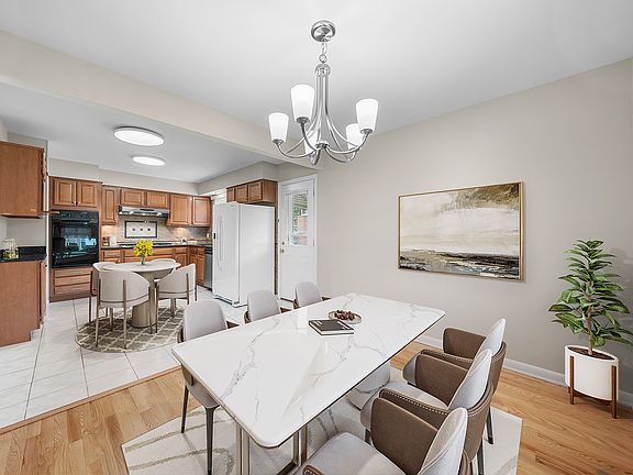 5th image of 7828 Palma Ln