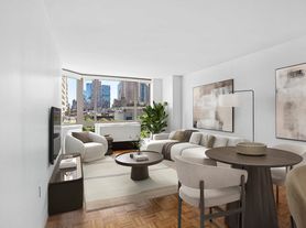 360 W 43rd St