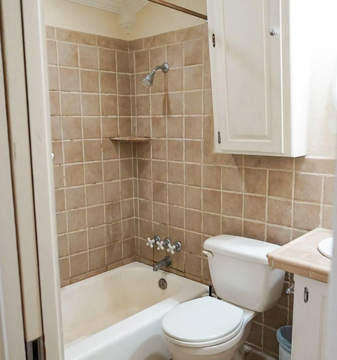 4 bed, 3.0 bath, 2438 sqft, $866 — Photo 2