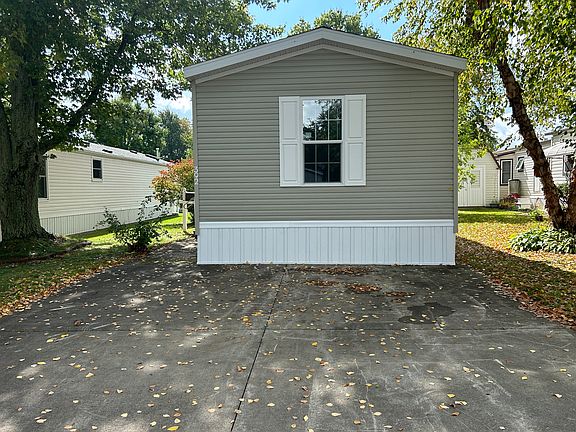 4th image of 392 Westwoods