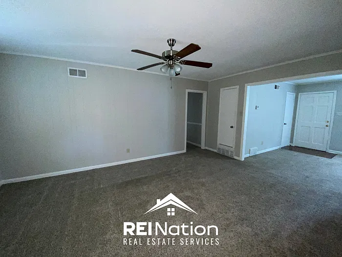 3 bed, 1.5 bath, 1200 sqft, $1,395 — Photo 3