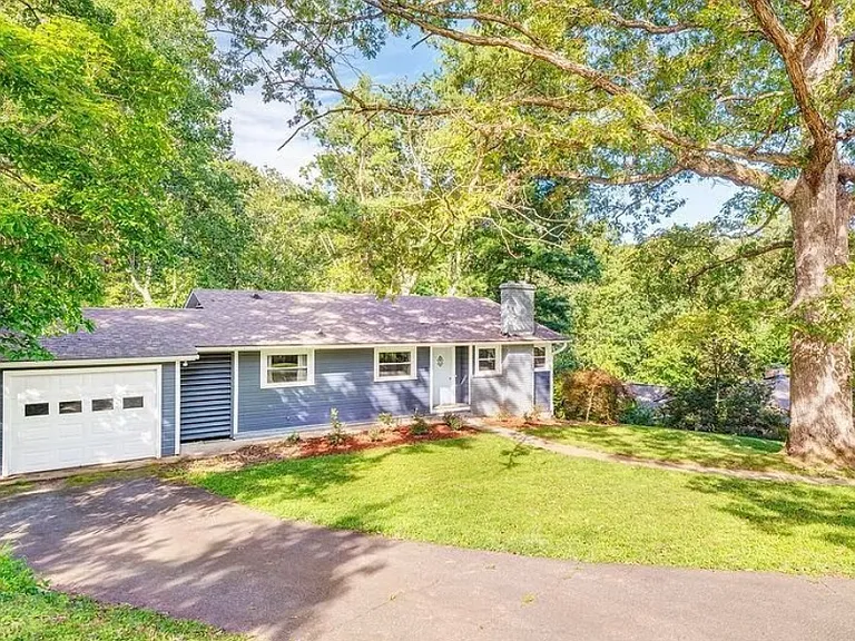 15 Valle Vista Dr — Photo 2