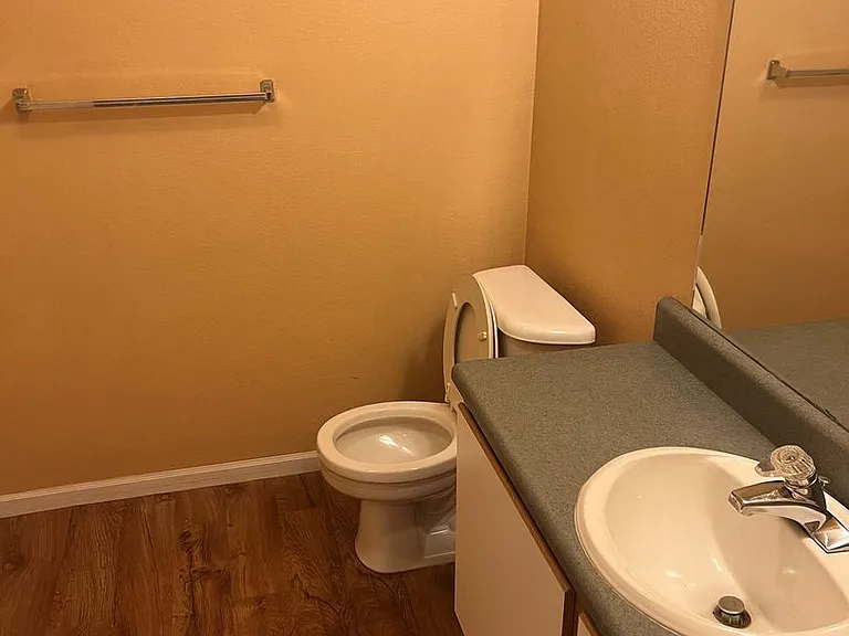 201-215 Lookout Ct — Photo 9