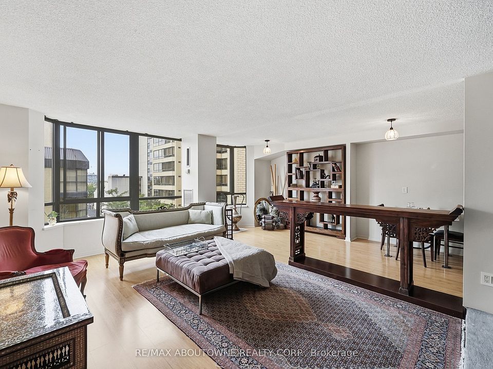 1st image of 280 Simcoe St #1003