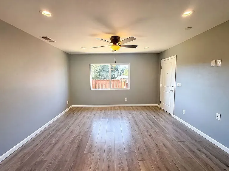 1140 Edmonton Dr — Photo 12