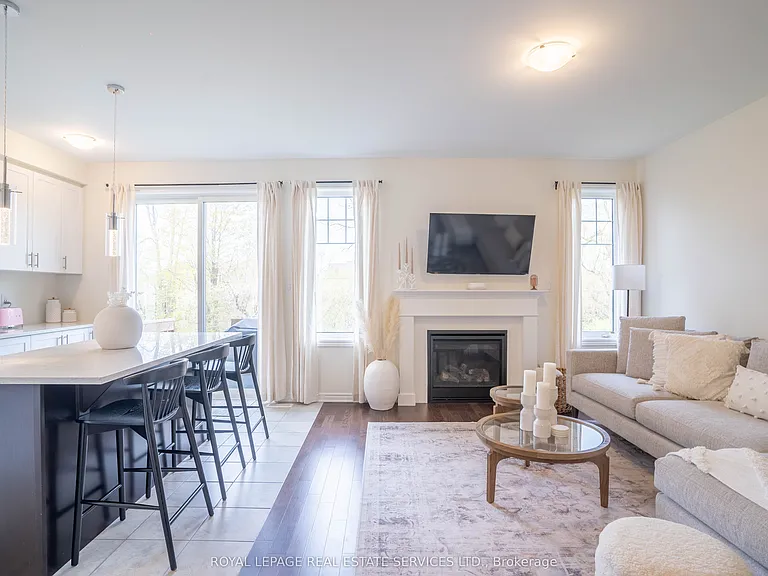 84 Barkerville Dr — Photo 10