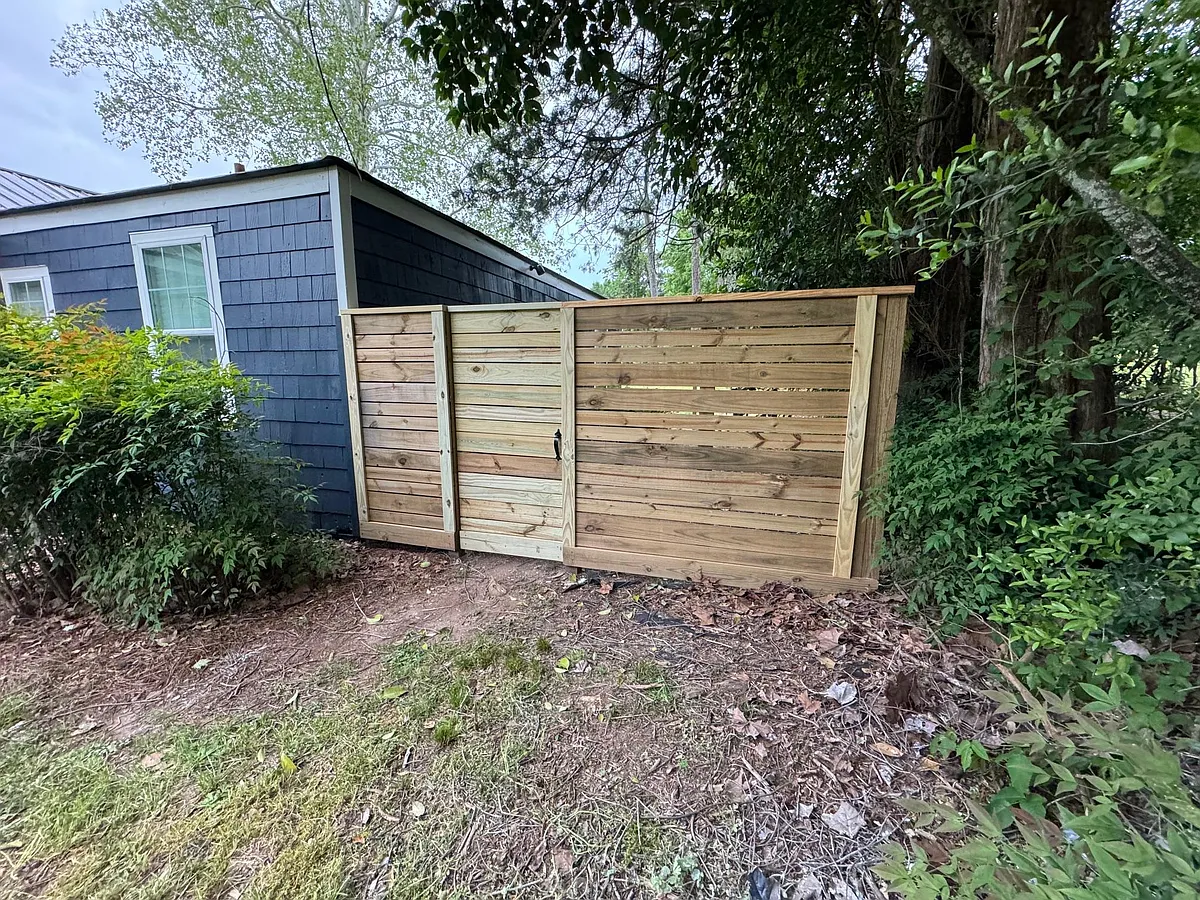 Private garden - 940 Lakeview Dr