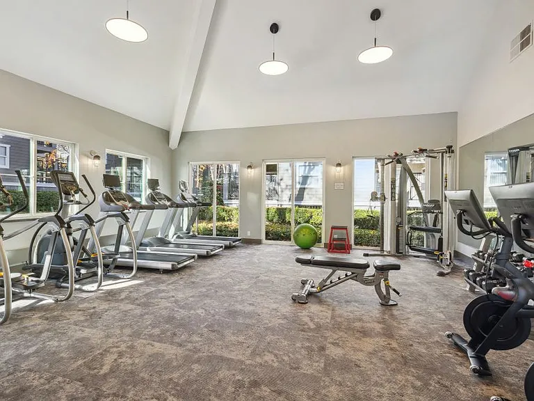 Sofi Sunnyvale — Photo 20