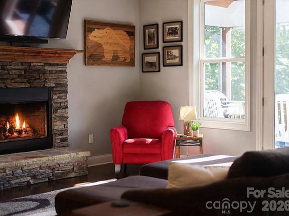 3rd image of 204 Mostert Dr