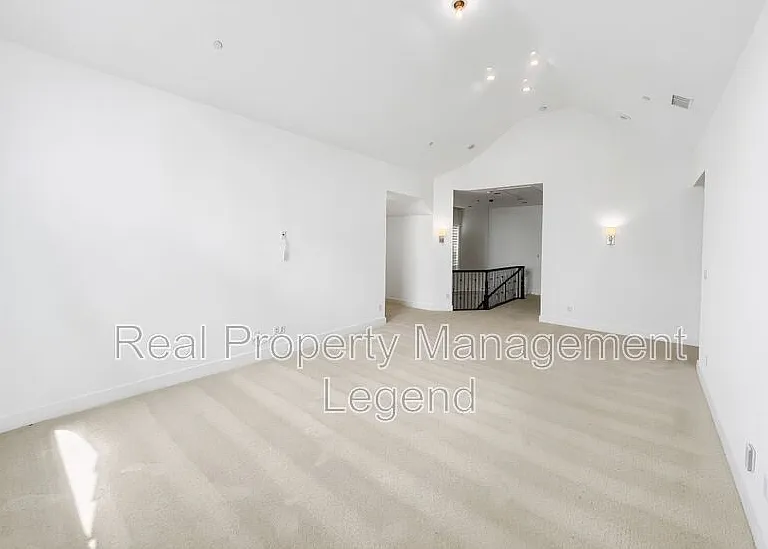 809 Jamestown Ln — Photo 46