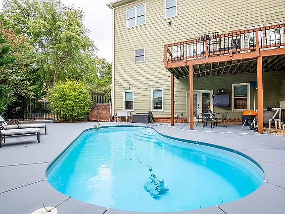 4th image of 4580 Carriage Walk Ln