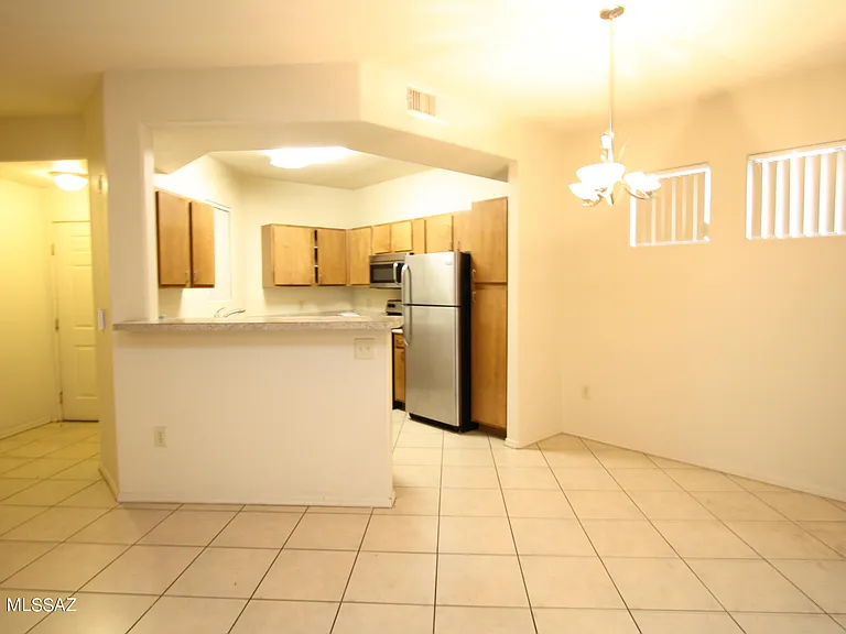 2550 E River Rd #5104 — Photo 5
