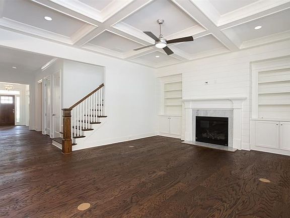 3rd image of 210 Chastain Park Dr NE