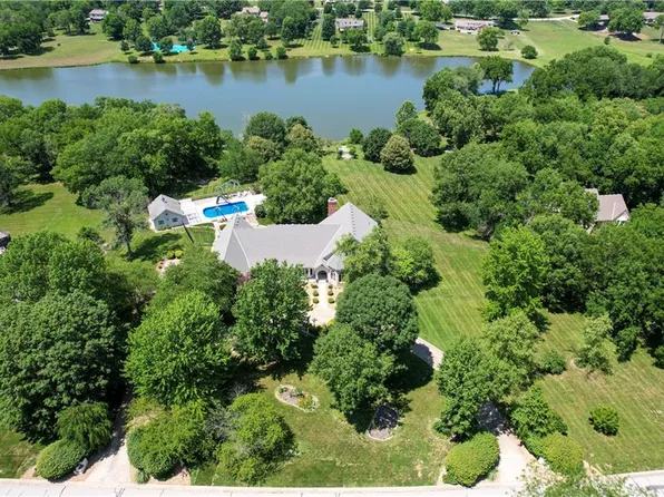24812 Timberlake Trl, Greenwood, MO 64034