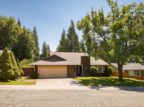 703 Glen Mar Dr, Mount Shasta, CA 96067