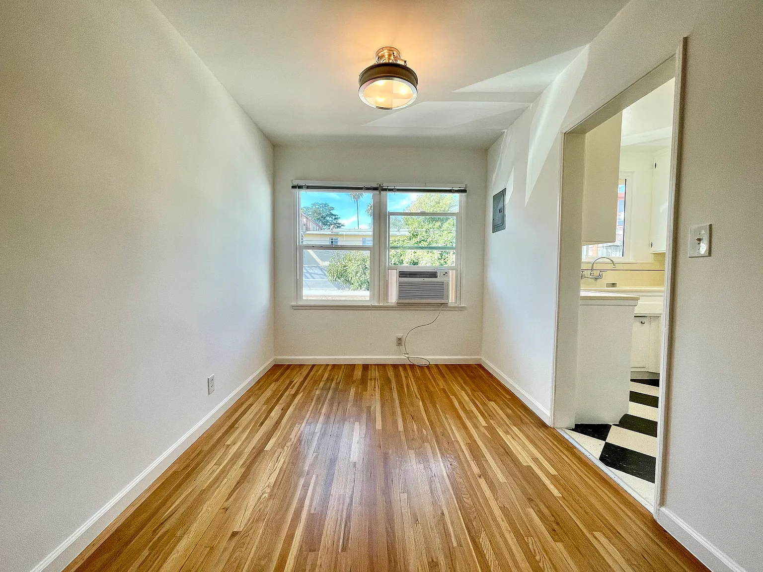 1 bed, 700 sqft, $2,195 — Photo 4